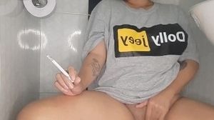 Hot girl masturbates in the bathroom hidden from her boyfriend/Smokes a cigarette / speed game