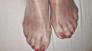 Spunk on flawless wife's dark-skinned nylon soles - crimson grind pedicure