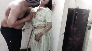 Step sis ko nanga kar ke jabar dasti pela