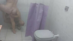 Step-mother puts a curtain in the bathroom just to witness her son-in-law in the douche