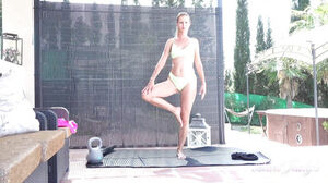 Auntjudys - ultra-kinky Yoga exercise with Tall red-hot cougar Lynna Nilsson