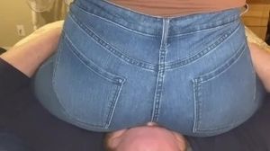 Farts scent nicer in jeans. Utter vid on my OF