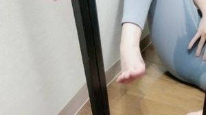 'ãŠæ¼ã‚‰ã—â™¡äººå¦»ãŒç›´ç©¿ããƒ¨ã‚¬ã‚¹ãƒ‘ãƒƒãƒ„ã«ã‚·ãƒŸä½œã‚ŠãªãŒã‚‰æ½®å¹ãã‚ªãƒŠãƒ‹ãƒ¼ã€‚'