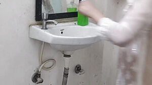 Muslim gf ko shower me pakad ke jabar dasti pela