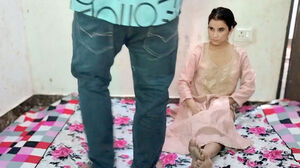 Indian muslim gal ko paisa deke bur choda