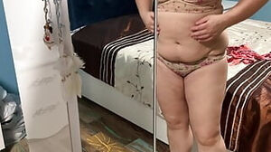 Zara shows striptease in underwear again