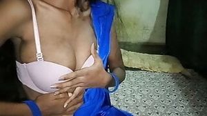My sweet bhabi showing she har boobs & plyaing me