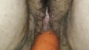 I put my gf a carrot in her moist nasty cunny