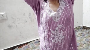 Indian school lady ko jabar dasti patak ke pela