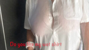 Mrs Mature soles humid t-shirt