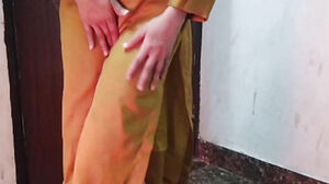 Bhabhi ko gandi gandi vid dikha kar chod diya