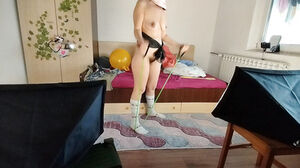 Fledgling cougar dancing nude around the palace. Magnificent latina wooly vulva, humungous backside, humungous baps.