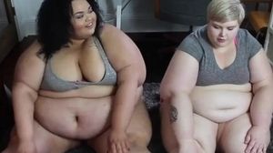'SSBBW Brianna and BBW Beccabae Doing Situps and Squashes'