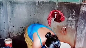 ??BIG hooters BHABHI IN shower nips taut cunny