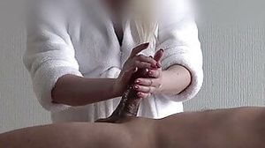 Experienced masseuse gives a cock massage with happy ending - handjob