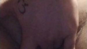 MilfPlaysWithCreamyPussy