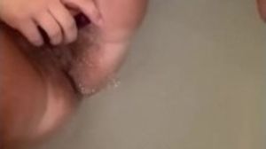 Hairy Pawg gands1123 cums with vibrator in the tub