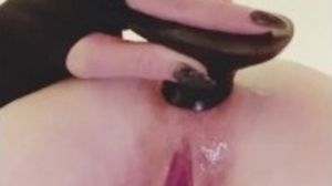 Fat assfuck butt-plug gape close up