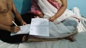Pakistani personal tuition madam schoolgirl screwed while instructing in saree sans half-top