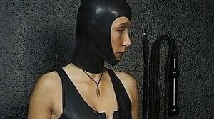 MILF das erste mal im BDSM Studio