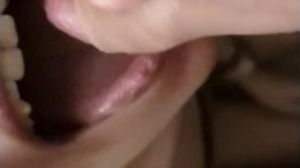 Unload semen in her mouth almost spilled out