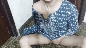 Sis in law ko douche me pakad ke jabar dasti pela