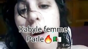 Kabyle Skhouna gal speaks in Kabyle at home