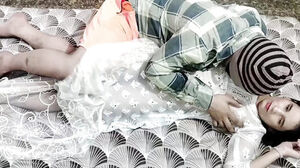 Soyi hui lil' step sister-in-law ka hooter-sling khol kar jabar dast intercourse kiya