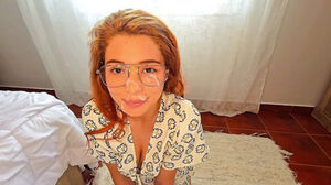 Working at home with my coworker, I didn't know she was a sex addict but I came in her adorable glasses torrid