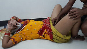 Indian Desi Bhabhi Mood On utter orgy vid Ghaghra Mein Ki Chudai