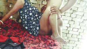 Bhaiya ne Suman bhabhi ke chut chod ke nighty me mall gira diya.indian desi village knocked up wifey ki rigid gorgeous hindi vid