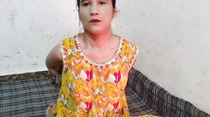 Village nymph ko motel me jabar dasti pela