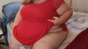 Witness this wonderful ssbbw take off her clothes and have fun with her stomach and more. Utter flick on OF page.