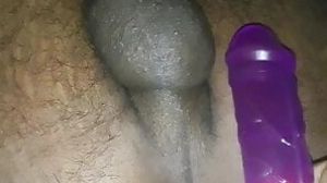 Slam huge fake penis in to my caboose by aunty